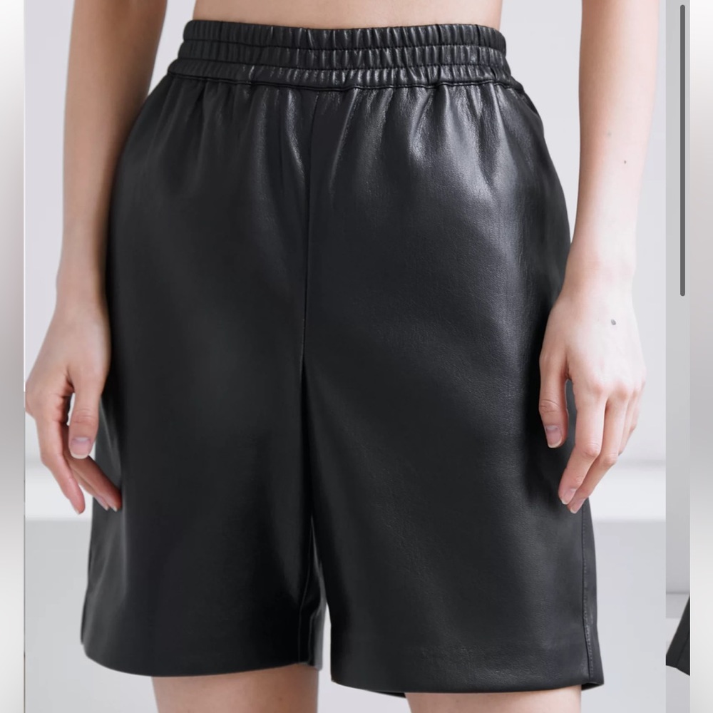 New! Babaton Smith Short size 8